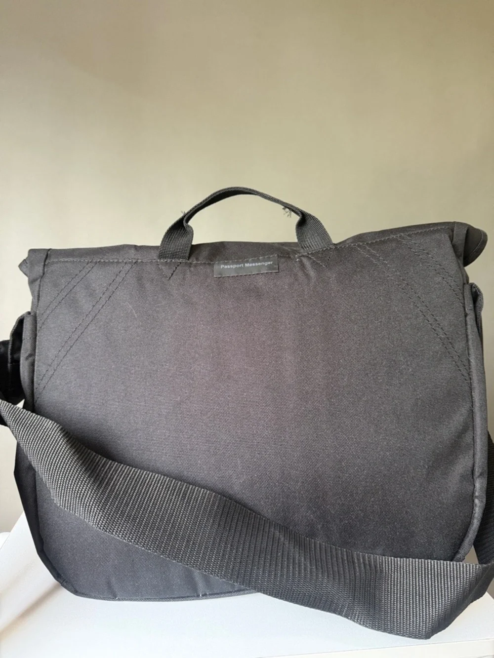 Lowepro Camera Bag NWT Lowepro Passport Messenger Bag Camera & Computer Bag